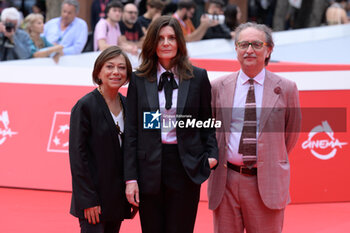 2024-10-21 - Paola Malanga Chiara Mastroianni Gian Luca Farinelli attends the Red Carpet Chiara Mastroianni during the 19th Rome Film Fest at Auditorium Parco Della Musica on October 21, 2024 in Rome, Italy. - THE 19TH ROME FILM FEST MASTERCLASS DI CHIARA MASTROIANNI - NEWS - VIP