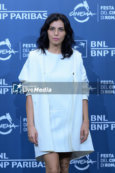 2024-10-25 - Irene Maiorino attends the Photocall of the movie “L’Amica Geniale” during the 19th Rome Film Fest at Auditorium Parco Della Musica on October 25, 2024 in Rome, Italy. - THE 19TH ROME FILM FEST PHOTOCALL “L'AMICA GENIALE. STORIA DELLA BAMBINA PERDUTA