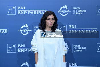 2024-10-25 - Irene Maiorino attends the Photocall of the movie “L’Amica Geniale” during the 19th Rome Film Fest at Auditorium Parco Della Musica on October 25, 2024 in Rome, Italy. - THE 19TH ROME FILM FEST PHOTOCALL “L'AMICA GENIALE. STORIA DELLA BAMBINA PERDUTA