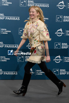 2024-10-25 - Alba Rohrwacher attends the Photocall of the movie “L’Amica Geniale” during the 19th Rome Film Fest at Auditorium Parco Della Musica on October 25, 2024 in Rome, Italy. - THE 19TH ROME FILM FEST PHOTOCALL “L'AMICA GENIALE. STORIA DELLA BAMBINA PERDUTA