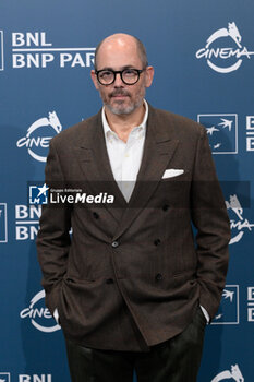 2024-10-26 - Edward Berger director attends the Photocall of the movie “Conclave” during the 19th Rome Film Fest at Auditorium Parco della Musica on October 26, 2024 in Rome, Italy. - THE 19TH ROME FILM FEST PHOTOCALL “CONCLAVE