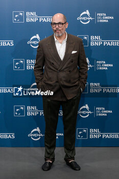 2024-10-26 - Edward Berger director attends the Photocall of the movie “Conclave” during the 19th Rome Film Fest at Auditorium Parco della Musica on October 26, 2024 in Rome, Italy. - THE 19TH ROME FILM FEST PHOTOCALL “CONCLAVE