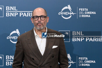 2024-10-26 - Edward Berger director attends the Photocall of the movie “Conclave” during the 19th Rome Film Fest at Auditorium Parco della Musica on October 26, 2024 in Rome, Italy. - THE 19TH ROME FILM FEST PHOTOCALL “CONCLAVE