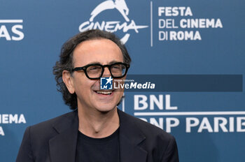 2024-10-26 - Giovanni Esposito attends the Photocall of the movie “Life of Carlo Season 3” during the 19th Rome Film Fest at Auditorium Parco della Musica on October 26, 2024 in Rome, Italy. - THE 19TH ROME FILM FEST PHOTOCALL “LIFE OF CARLO SEASON 3