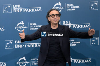 2024-10-26 - Giovanni Esposito attends the Photocall of the movie “Life of Carlo Season 3” during the 19th Rome Film Fest at Auditorium Parco della Musica on October 26, 2024 in Rome, Italy. - THE 19TH ROME FILM FEST PHOTOCALL “LIFE OF CARLO SEASON 3