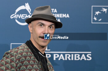 2024-10-26 - Maccio Capatonda attends the Photocall of the movie “Life of Carlo Season 3” during the 19th Rome Film Fest at Auditorium Parco della Musica on October 26, 2024 in Rome, Italy. - THE 19TH ROME FILM FEST PHOTOCALL “LIFE OF CARLO SEASON 3