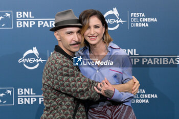 2024-10-26 - Maccio Capatonda, Ema Stokholma attends the Photocall of the movie “Life of Carlo Season 3” during the 19th Rome Film Fest at Auditorium Parco della Musica on October 26, 2024 in Rome, Italy. - THE 19TH ROME FILM FEST PHOTOCALL “LIFE OF CARLO SEASON 3