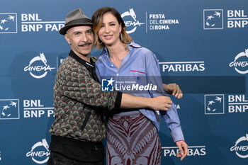 2024-10-26 - Maccio Capatonda, Ema Stokholma attends the Photocall of the movie “Life of Carlo Season 3” during the 19th Rome Film Fest at Auditorium Parco della Musica on October 26, 2024 in Rome, Italy. - THE 19TH ROME FILM FEST PHOTOCALL “LIFE OF CARLO SEASON 3