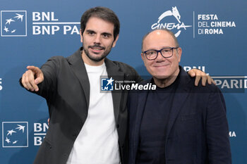 2024-10-26 - Valerio Vestoso, Carlo Verdone attends the Photocall of the movie “Life of Carlo Season 3” during the 19th Rome Film Fest at Auditorium Parco della Musica on October 26, 2024 in Rome, Italy. - THE 19TH ROME FILM FEST PHOTOCALL “LIFE OF CARLO SEASON 3