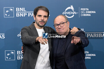 2024-10-26 - Valerio Vestoso, Carlo Verdone attends the Photocall of the movie “Life of Carlo Season 3” during the 19th Rome Film Fest at Auditorium Parco della Musica on October 26, 2024 in Rome, Italy. - THE 19TH ROME FILM FEST PHOTOCALL “LIFE OF CARLO SEASON 3