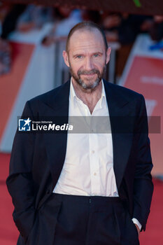 2024-10-26 - Ralph Fiennes attends the Red Carpet of the movie “Conclave” during the 19th Rome Film Fest at Auditorium Parco della Musica on October 26, 2024 in Rome, Italy. - THE 19TH ROME FILM FEST RED CARPET 