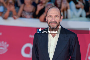 2024-10-26 - Ralph Fiennes attends the Red Carpet of the movie “Conclave” during the 19th Rome Film Fest at Auditorium Parco della Musica on October 26, 2024 in Rome, Italy. - THE 19TH ROME FILM FEST RED CARPET 