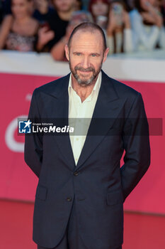 2024-10-26 - Ralph Fiennes attends the Red Carpet of the movie “Conclave” during the 19th Rome Film Fest at Auditorium Parco della Musica on October 26, 2024 in Rome, Italy. - THE 19TH ROME FILM FEST RED CARPET 