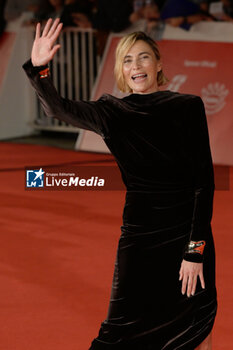 2024-10-26 - Anna Foglietta attends the Red Carpet of the movie “Storia di una Notte” during the 19th Rome Film Fest at Auditorium Parco della Musica on October 26, 2024 in Rome, Italy. - THE 19TH ROME FILM FEST RED CARPET 