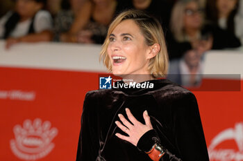 2024-10-26 - Anna Foglietta attends the Red Carpet of the movie “Storia di una Notte” during the 19th Rome Film Fest at Auditorium Parco della Musica on October 26, 2024 in Rome, Italy. - THE 19TH ROME FILM FEST RED CARPET 