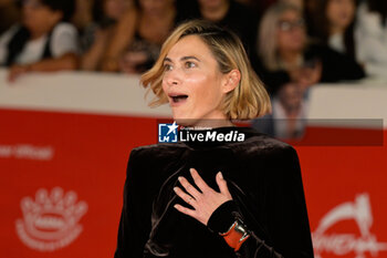 2024-10-26 - Anna Foglietta attends the Red Carpet of the movie “Storia di una Notte” during the 19th Rome Film Fest at Auditorium Parco della Musica on October 26, 2024 in Rome, Italy. - THE 19TH ROME FILM FEST RED CARPET 