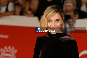 2024-10-26 - Anna Foglietta attends the Red Carpet of the movie “Storia di una Notte” during the 19th Rome Film Fest at Auditorium Parco della Musica on October 26, 2024 in Rome, Italy. - THE 19TH ROME FILM FEST RED CARPET 