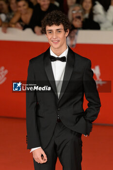 2024-10-26 - Biagio Venditti attends the Red Carpet of the movie “Storia di una Notte” during the 19th Rome Film Fest at Auditorium Parco della Musica on October 26, 2024 in Rome, Italy. - THE 19TH ROME FILM FEST RED CARPET 