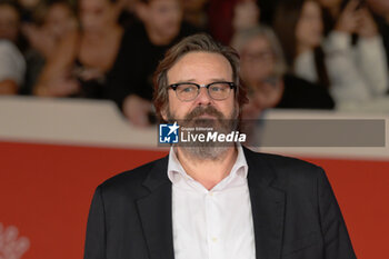 2024-10-26 - Giuseppe Battiston attends the Red Carpet of the movie “Storia di una Notte” during the 19th Rome Film Fest at Auditorium Parco della Musica on October 26, 2024 in Rome, Italy. - THE 19TH ROME FILM FEST RED CARPET 