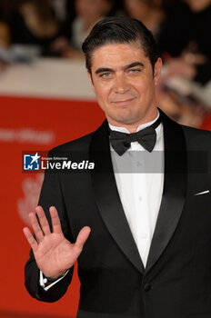 2024-10-26 - Riccardo Scamarcio attends the Red Carpet of the movie “Modi’ – Three Days on the Wing” during the 19th Rome Film Fest at Auditorium Parco della Musica on October 26, 2024 in Rome, Italy. - THE 19TH ROME FILM FEST RED CARPET 