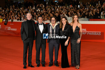 2024-10-26 - Bruno Gouery, Riccardo Scamarcio, Johnny Depp, Luisa Ranieri, Antonia Desplat attends the Red Carpet of the movie “Modi’ – Three Days on the Wing” during the 19th Rome Film Fest at Auditorium Parco della Musica on October 26, 2024 in Rome, Italy. - THE 19TH ROME FILM FEST RED CARPET 