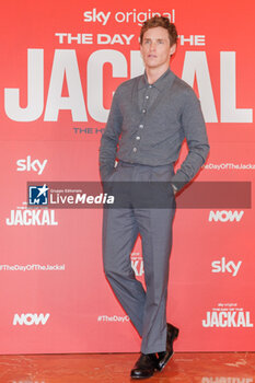 2024-11-07 - EDDIE REDMAYNE during the Photocall of the movie THE DAY OF THE JACKAL on November 7th, 2024 at The St. Regis Rome Hotel, Rome, Italy - THE DAY OF THE JACKAL - NEWS - VIP