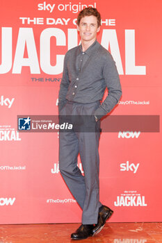 2024-11-07 - EDDIE REDMAYNE during the Photocall of the movie THE DAY OF THE JACKAL on November 7th, 2024 at The St. Regis Rome Hotel, Rome, Italy - THE DAY OF THE JACKAL - NEWS - VIP