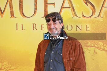 2024-11-15 - Dario Oppido, voice of Kiros, during the Photocall of the movie MUFASA - Il Re Leone on November 15, 2024 at Cinema The Space, Rome, Italy - MUFASA - IL RE LEONE - NEWS - VIP