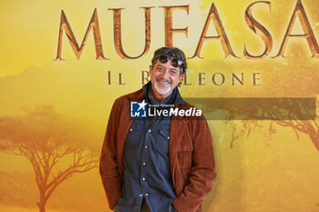 2024-11-15 - Dario Oppido, voice of Kiros, during the Photocall of the movie MUFASA - Il Re Leone on November 15, 2024 at Cinema The Space, Rome, Italy - MUFASA - IL RE LEONE - NEWS - VIP