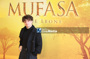 2024-11-15 - Riccardo Suarez, voice of Zazu, during the Photocall of the movie MUFASA - Il Re Leone on November 15, 2024 at Cinema The Space, Rome, Italy - MUFASA - IL RE LEONE - NEWS - VIP