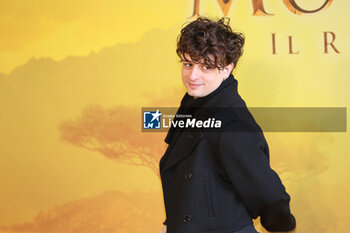 2024-11-15 - Riccardo Suarez, voice of Zazu, during the Photocall of the movie MUFASA - Il Re Leone on November 15, 2024 at Cinema The Space, Rome, Italy - MUFASA - IL RE LEONE - NEWS - VIP