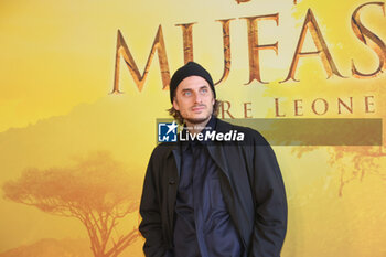 2024-11-15 - Luca Marinelli, voice of Mufasa, during the Photocall of the movie MUFASA - Il Re Leone on November 15, 2024 at Cinema The Space, Rome, Italy - MUFASA - IL RE LEONE - NEWS - VIP