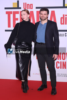 2024-11-18 - Jacopo Olmo Antinori and with his wife during the Photocall of the movie UNA TERAPIA DI GRUPPO on November 18, 2024 at Cinema The Space, Rome, Italy - UNA TERAPIA DI GRUPPO - NEWS - VIP