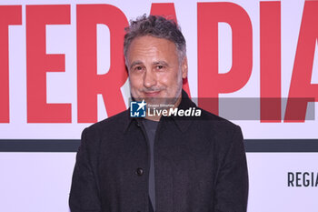 2024-11-18 - Paolo Costella during the Photocall of the movie UNA TERAPIA DI GRUPPO on November 18, 2024 at Cinema The Space, Rome, Italy - UNA TERAPIA DI GRUPPO - NEWS - VIP