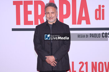 2024-11-18 - Paolo Costella during the Photocall of the movie UNA TERAPIA DI GRUPPO on November 18, 2024 at Cinema The Space, Rome, Italy - UNA TERAPIA DI GRUPPO - NEWS - VIP