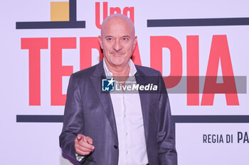 2024-11-18 - Claudio Bisio during the Photocall of the movie UNA TERAPIA DI GRUPPO on November 18, 2024 at Cinema The Space, Rome, Italy - UNA TERAPIA DI GRUPPO - NEWS - VIP