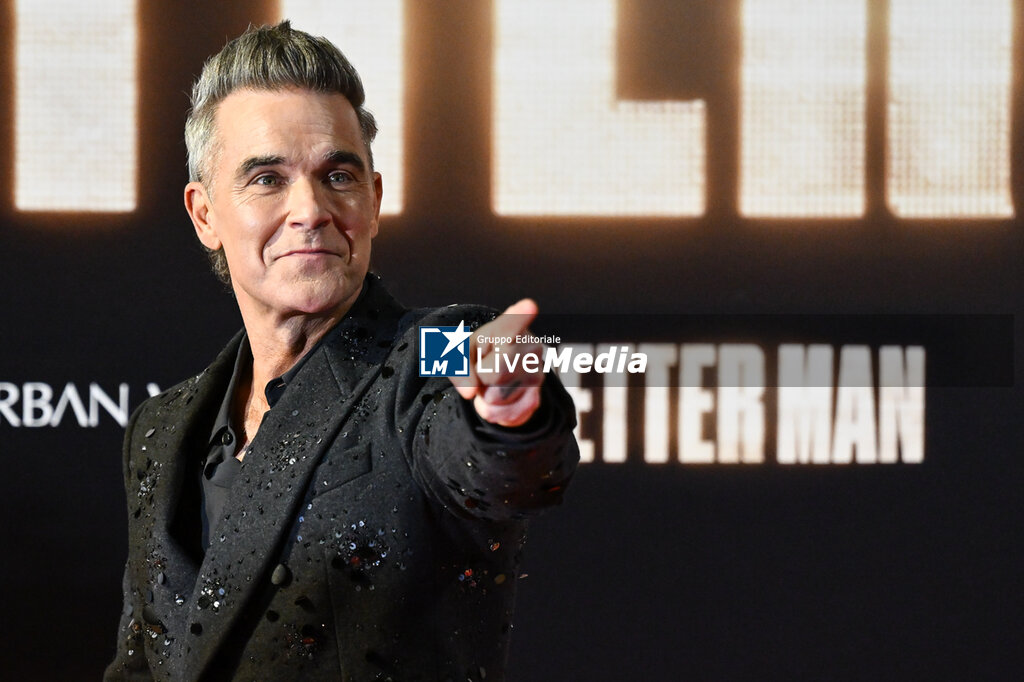 PHOTOCALL BETTER MAN with ROBBIE WILLIAMS - NEWS - VIP