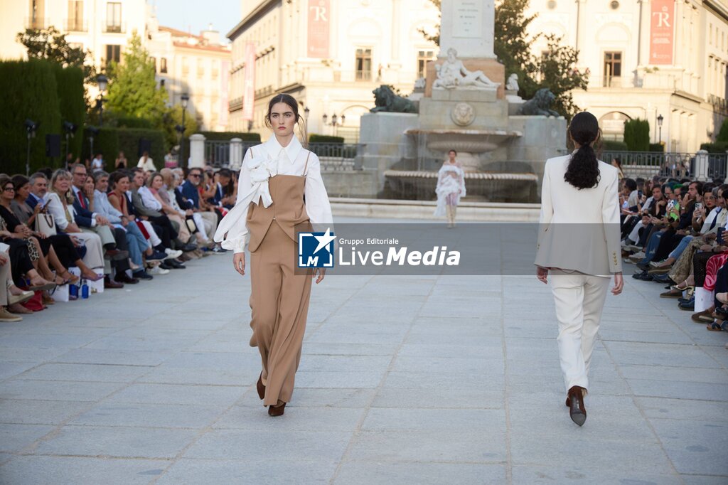 Runway – Madrid es Moda Opening Show at Plaza de Oriente - NEWS - FASHION