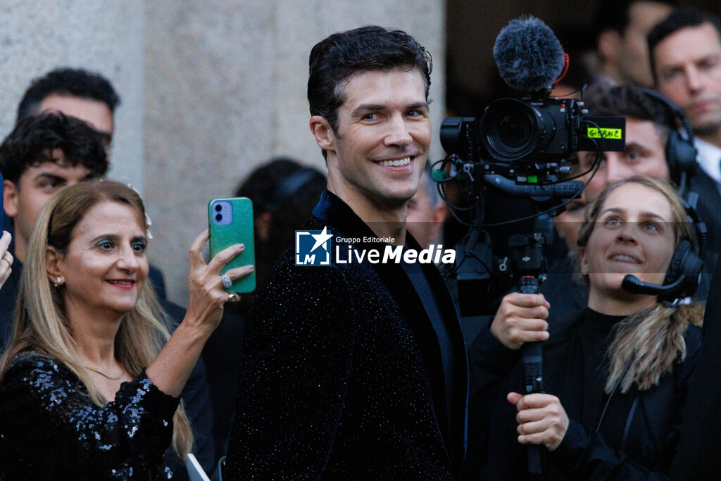 Giorgio Armani - Celebrities Arrivals - Milan Fashion Week - Womenswear Spring/Summer 2026 - NEWS - FASHION