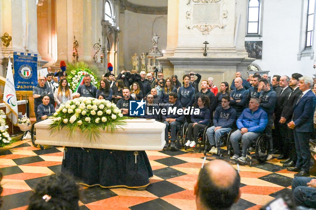Alex Zanardi's Funeral - NEWS - CHRONICLE