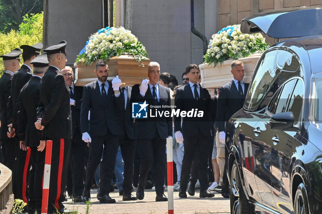 Funeral of Monica Montefalcone and daughter Giorgia Simmaca - NEWS - CHRONICLE