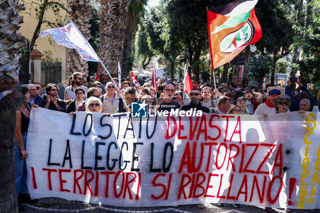 Environmental Protest in Bagnoli, Naples - NEWS - CHRONICLE