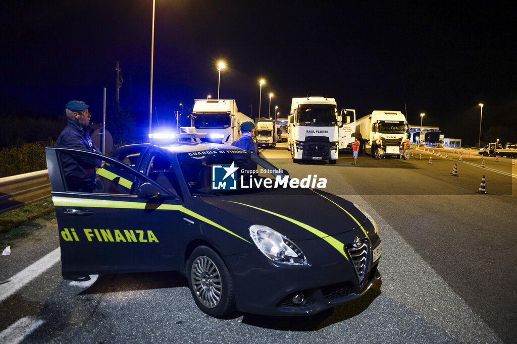 Truck Drivers Block A1 Motorway Over Rising Fuel Prices - NEWS - CHRONICLE