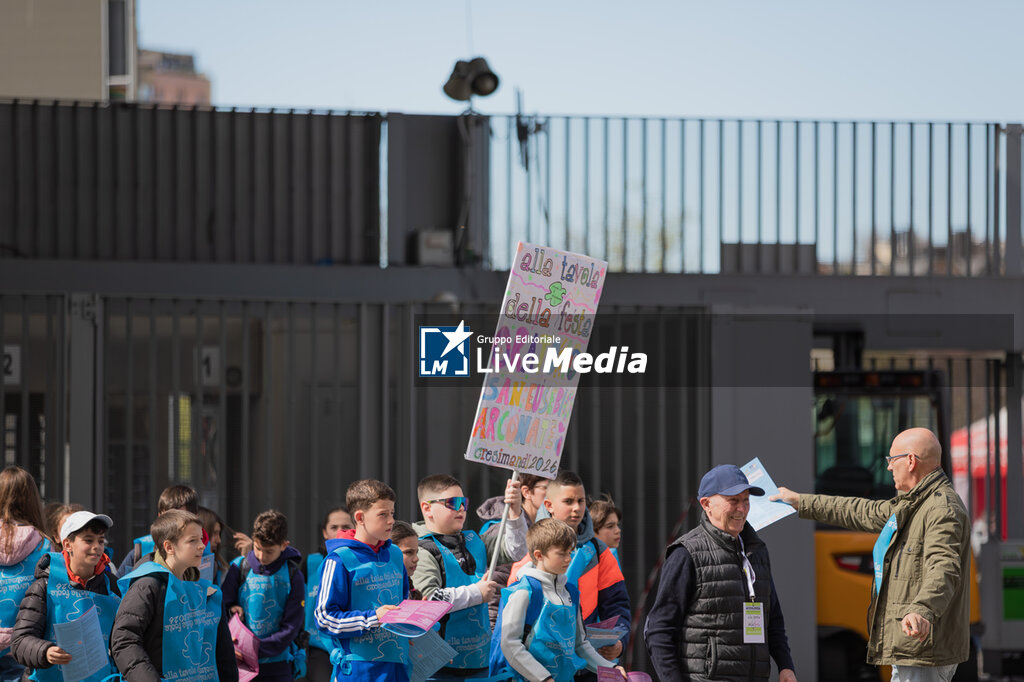 Archbishop Del Pini meets with the Confirmation candidates - NEWS - EVENTS