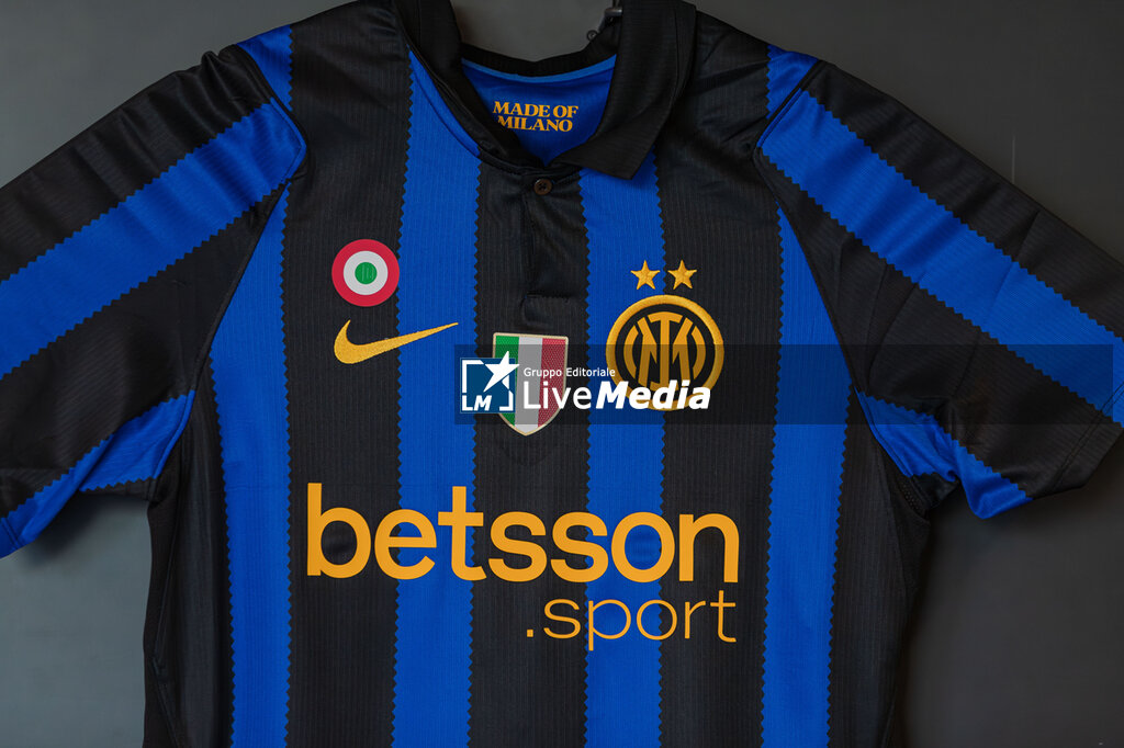The presentation of Inter's commemorative shirt, champions of Italy (their 21st Scudetto). - NEWS - EVENTS