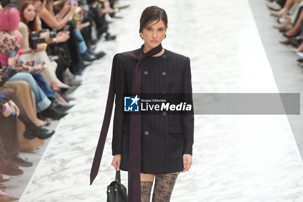 Desfile de la firma Isabel Sanchs en la semana de la moda MBFW - NEWS - FASHION