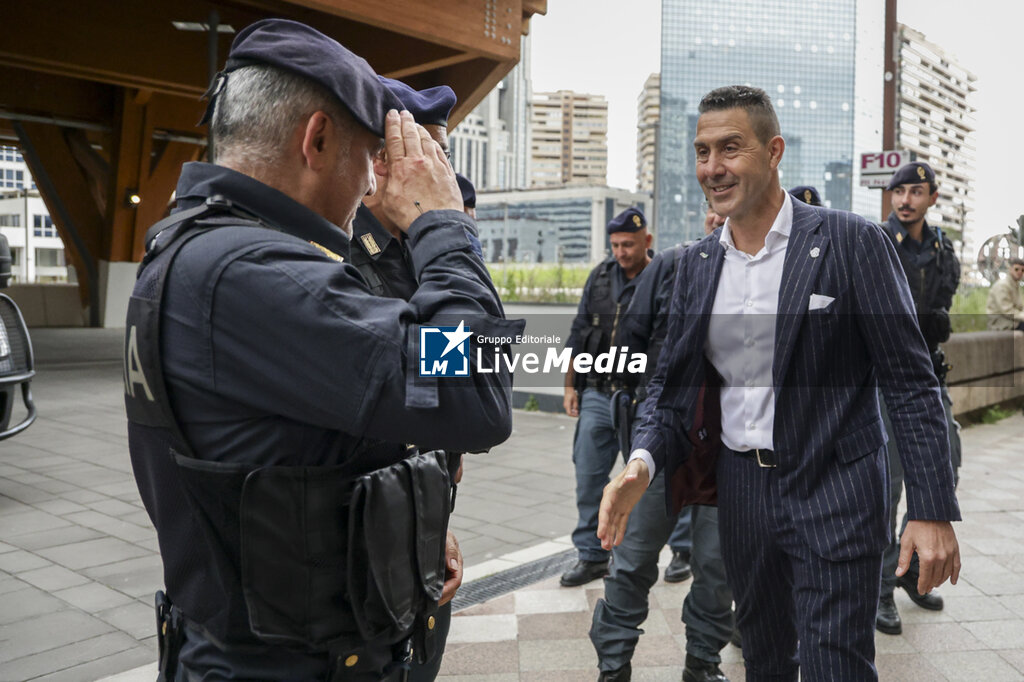 Roberto Vannacci opens the Naples branch of the Futuro Nazionale Party - NEWS - POLITICS