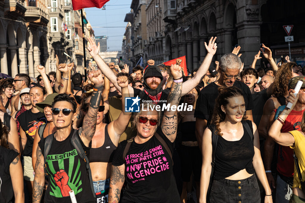 Genoa G8 25th anniversary protest - NEWS - POLITICS