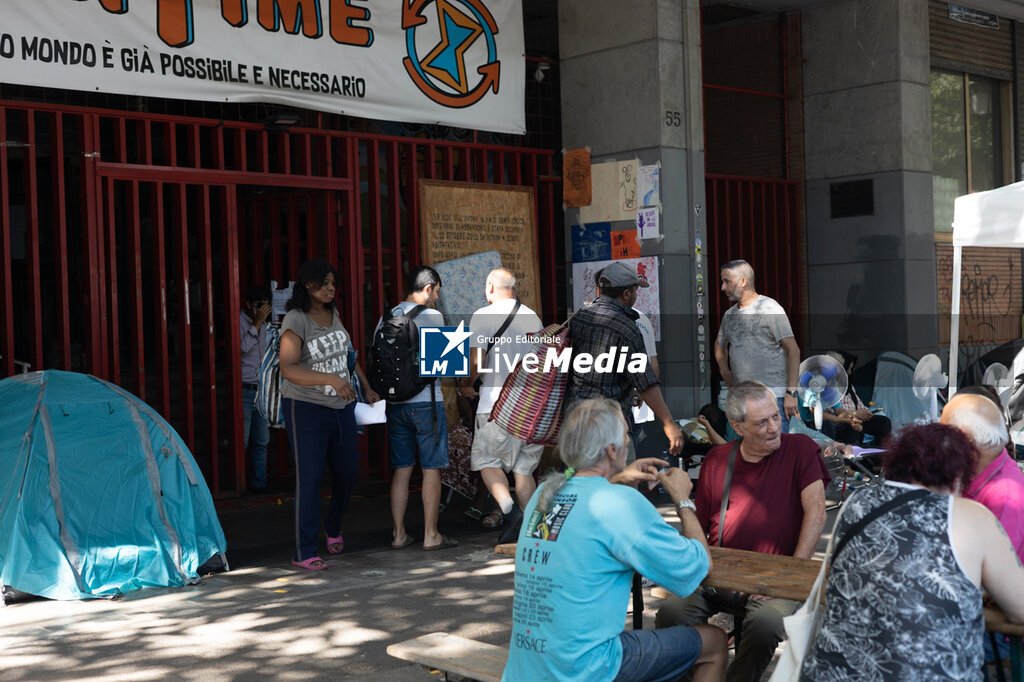Permanent protest outside the evicted Spin Time social center, August 6, 2025 - NEWS - POLITICS