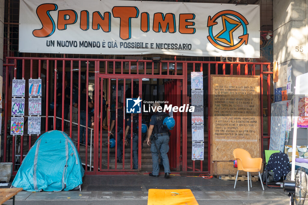 Spin Time, permanent presidium outside the evicted social center, 7 august 2026 - NEWS - POLITICS